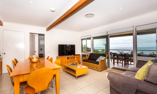 RE 0190 Seychelles Stradbroke Holiday Accommodation